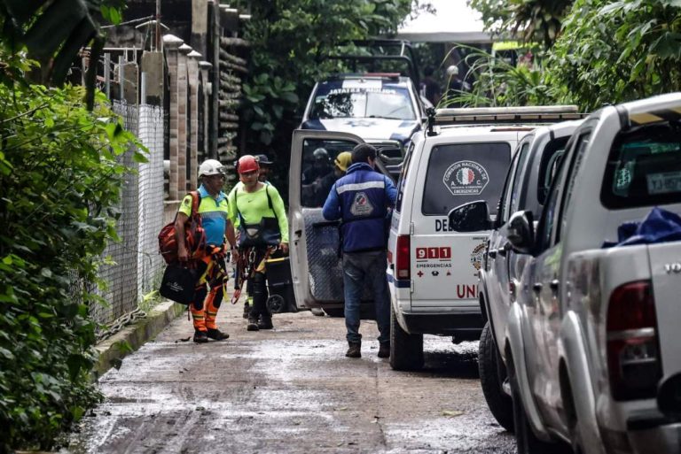 Localizan_dos_cuerpos_más_en_Gruta_de_Chichicazapa_Cuetzalan-1068x713