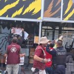 Funcionarios-ponen-sellos-de-clausura-a-gimnasio-Empire-Fitness