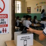 regulan-celulares-tecnologias-escuelas-ia_63_0_1074_678