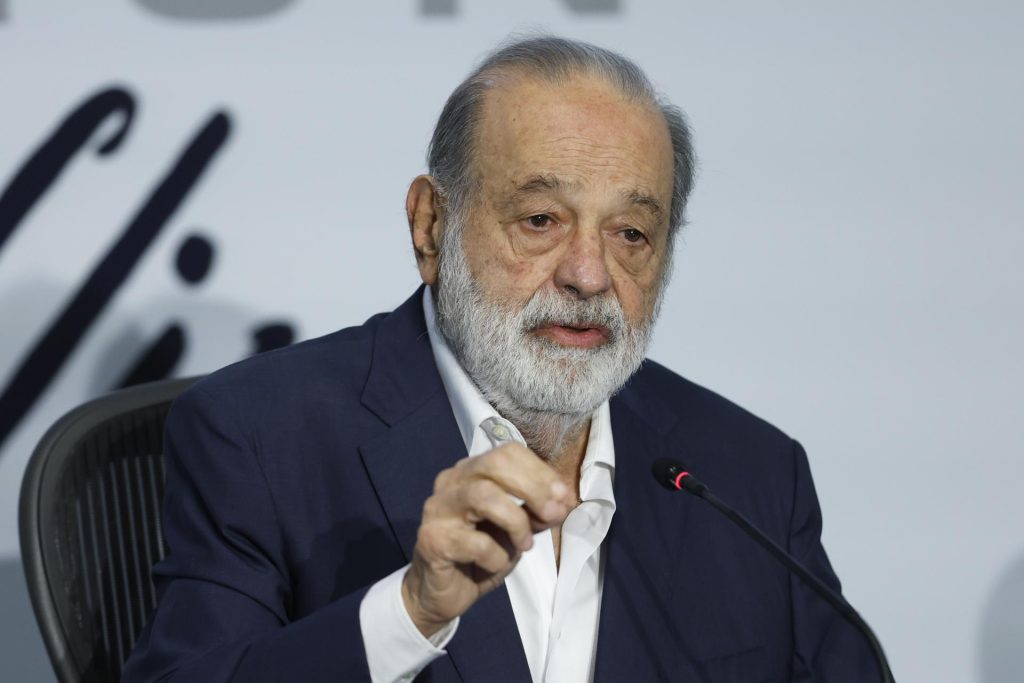 Carlos Slim anuncia inversiones en México de 5.000 millones de dólares en 2026