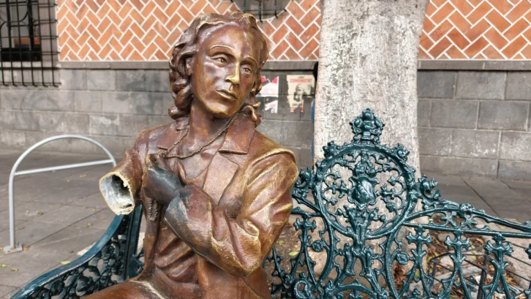 Elena-Garro-estatua-vandalizada