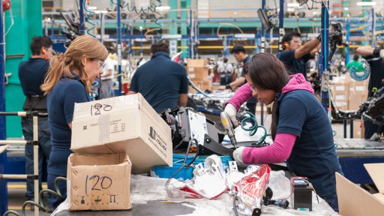 Empleo-trabajo-trabajadoras-mujeres-1024x576