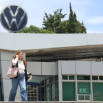 Presentan-dos-propuestas-de-incremento-salarial-de-Volkswagen-superior-a-7.9-1